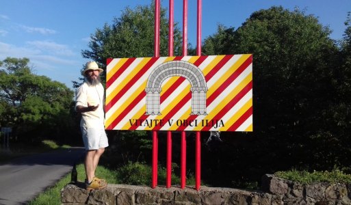 Odhalenie obnovených vstupných tabúľ do obce Ilija