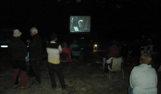 Premietanie divadelnej hry Sirota z r.1992 herci z Ilije