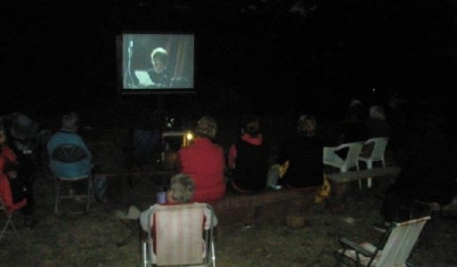 Premietanie divadelnej hry Sirota z r.1992 herci z Ilije