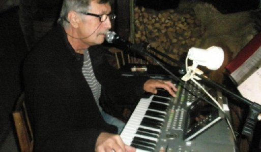 Premietanie divadelnej hry Sirota z r.1992 herci z Ilije 